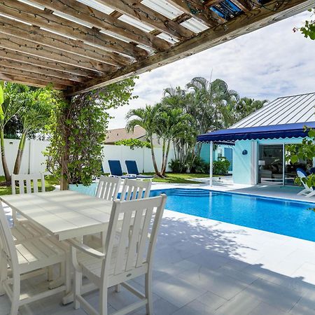 Coastal Villa With Private Yard And Heated Pool! North Palm Beach Exterior photo