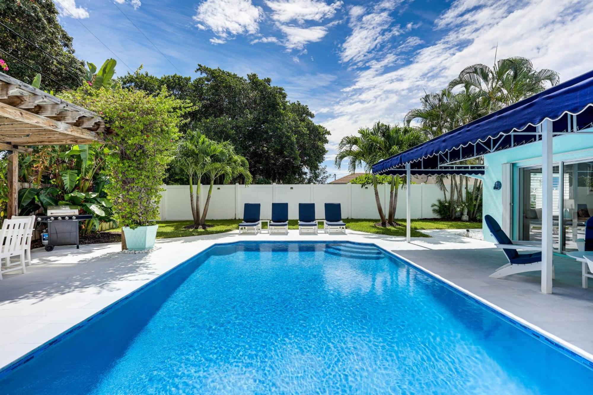 Coastal Villa With Private Yard And Heated Pool! North Palm Beach Exterior photo